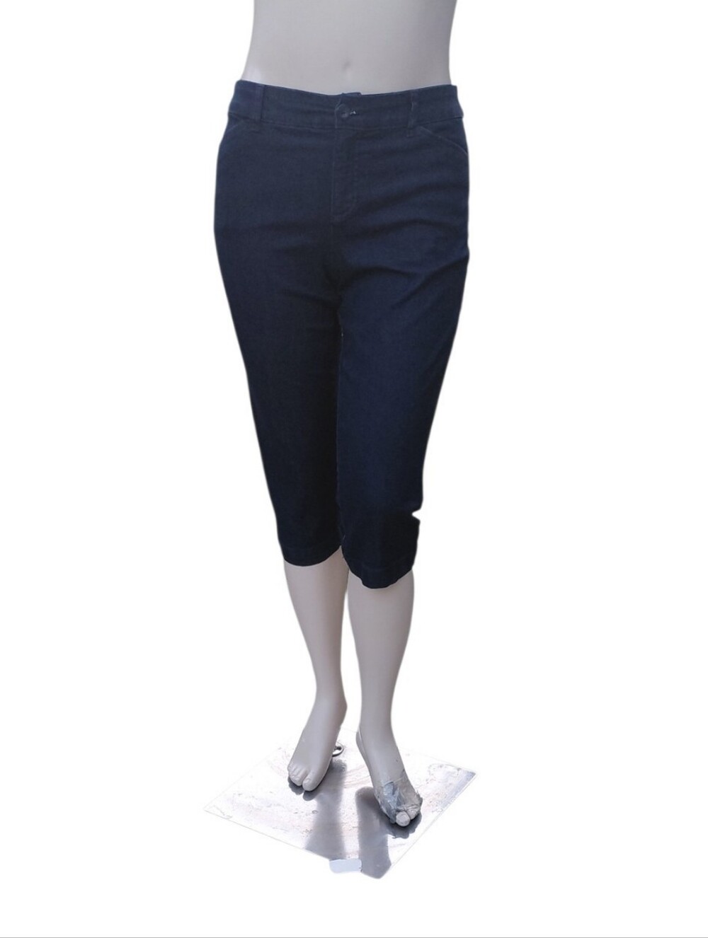 91726I  St John's Bay Jeans Size 10,W31" 17 1/2" Inseam 10" Rise